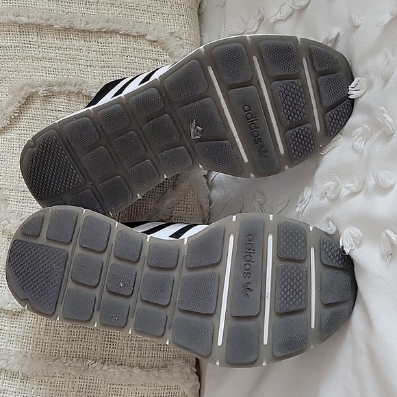 Adidas - Picture 4 of 4